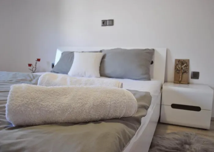 Apartma Ksela شقة Mala Nedelja